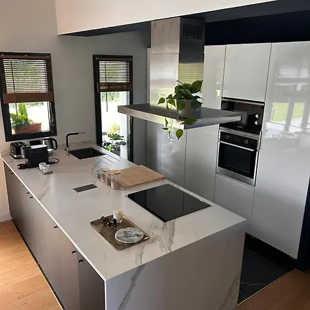 Premium Avec Exterieur Ensoleille